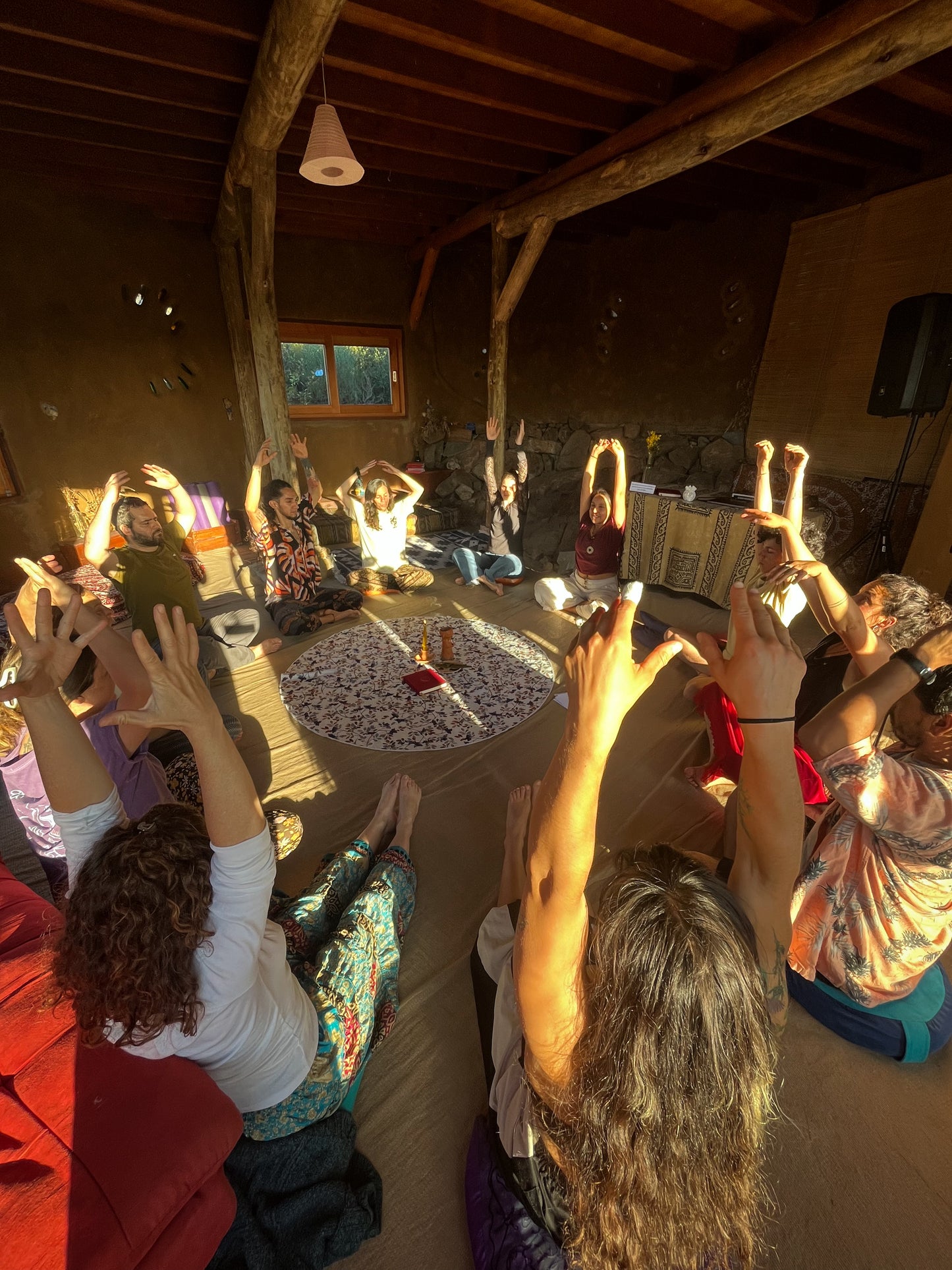 Juntas y entramadas.